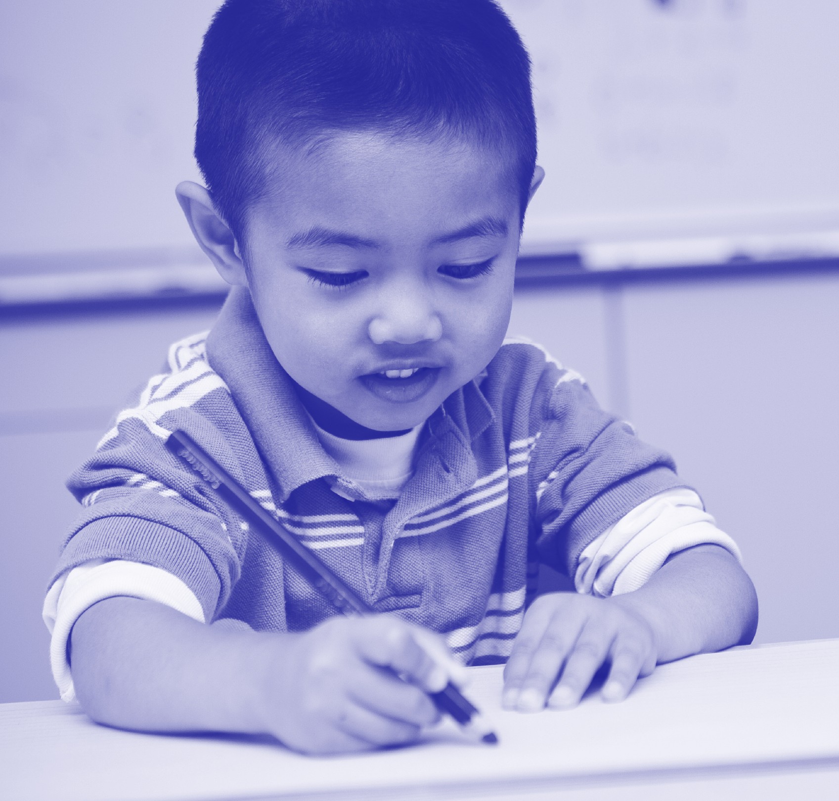 Logo design for the brand Redo on green gradient background